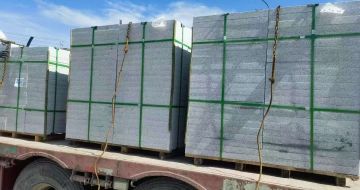 雅安 芝麻白花岗岩地铺石装车日常