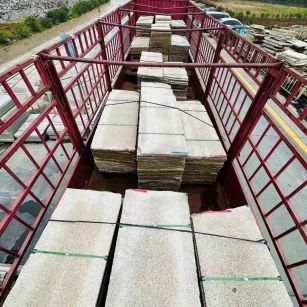 雅安 黄金麻花岗岩荔枝面，光面毛板装车完成