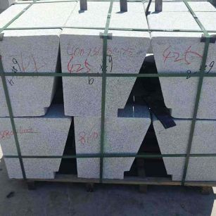 雅安 芝麻白异形坐凳，石凳