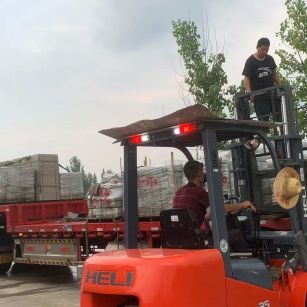 雅安 黄金麻冰裂纹，地铺石装车