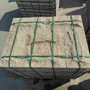 雅安 黄金麻花岗岩石材自然面蘑菇石成品