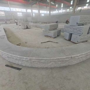 雅安 芝麻白异形坐凳，自然面光面弧形加工