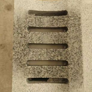 雅安 芝麻白拉丝面花岗岩U型开槽排水槽