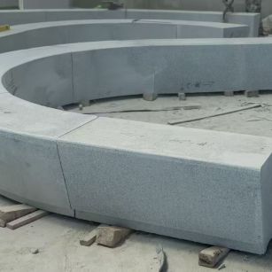 雅安 芝麻白花岗岩光面弧形坐凳