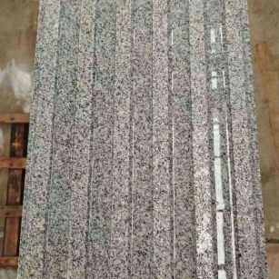 雅安 芝麻白花岗岩荔枝面雕刻盲道，盲条