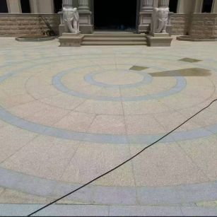 雅安 黄金麻芝麻灰花岗岩石材地铺拼接效果