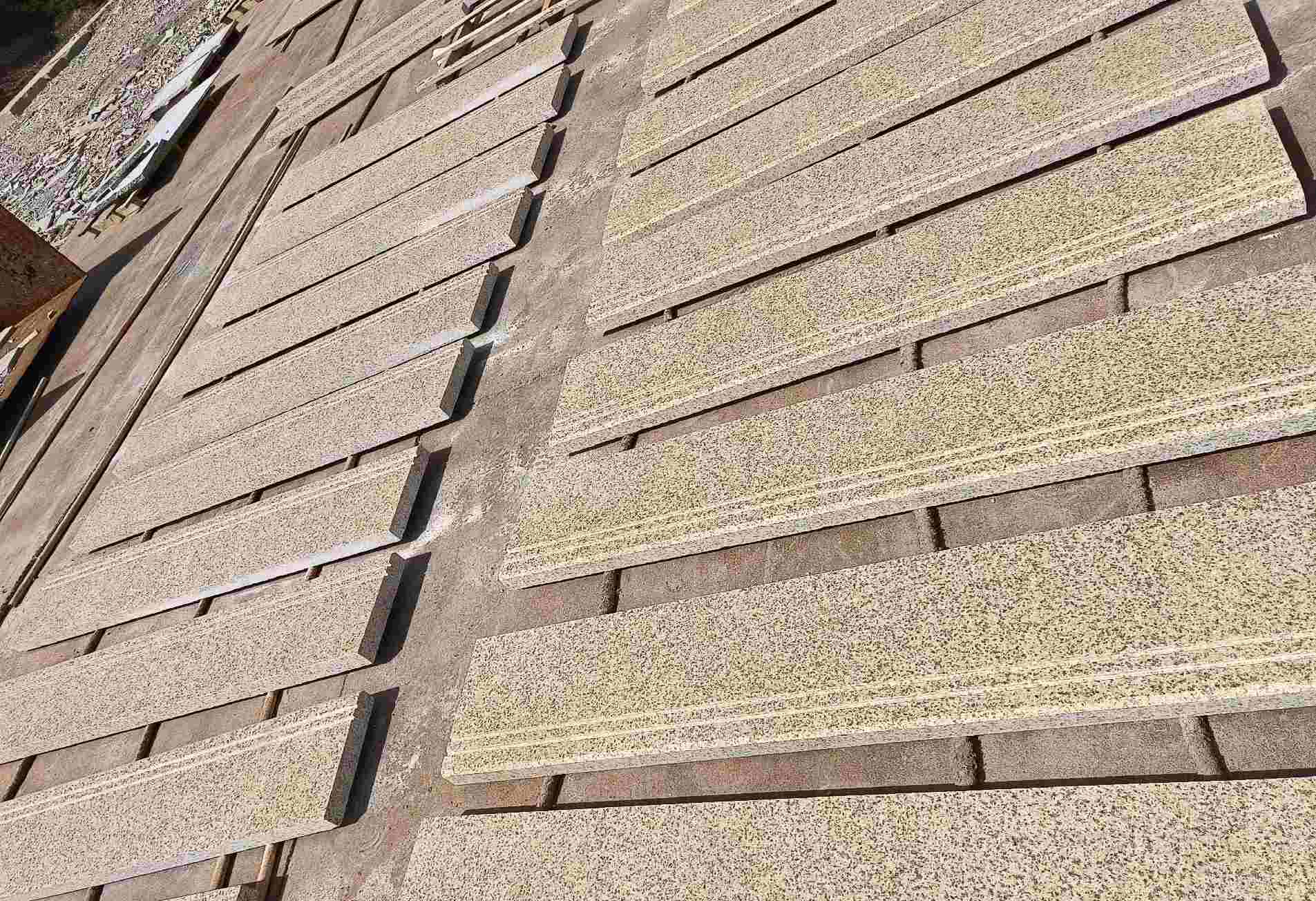 雅安 黄金麻花岗岩光面楼梯踏步