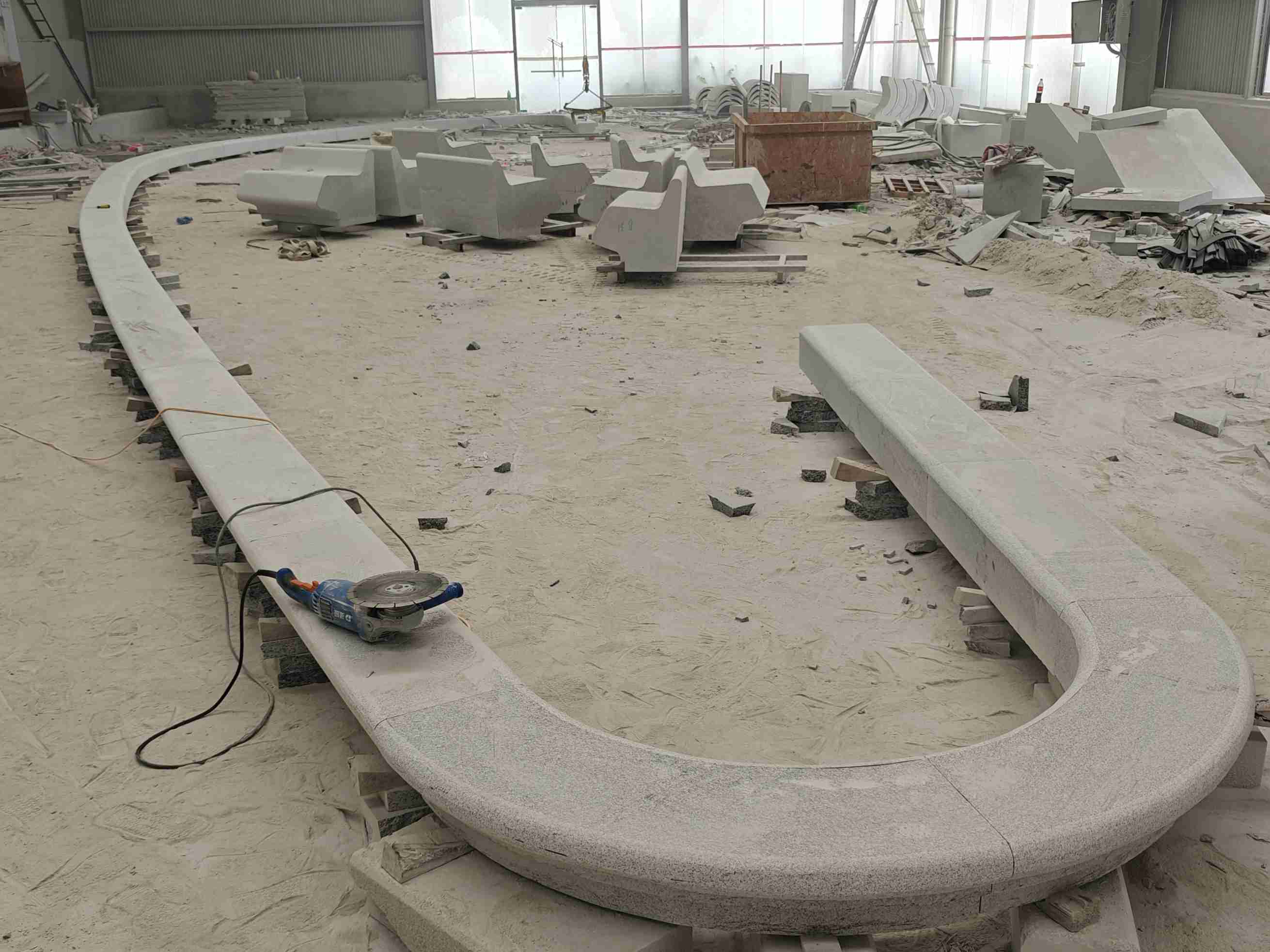 雅安 芝麻白花岗岩弧形花坛石，坐凳石