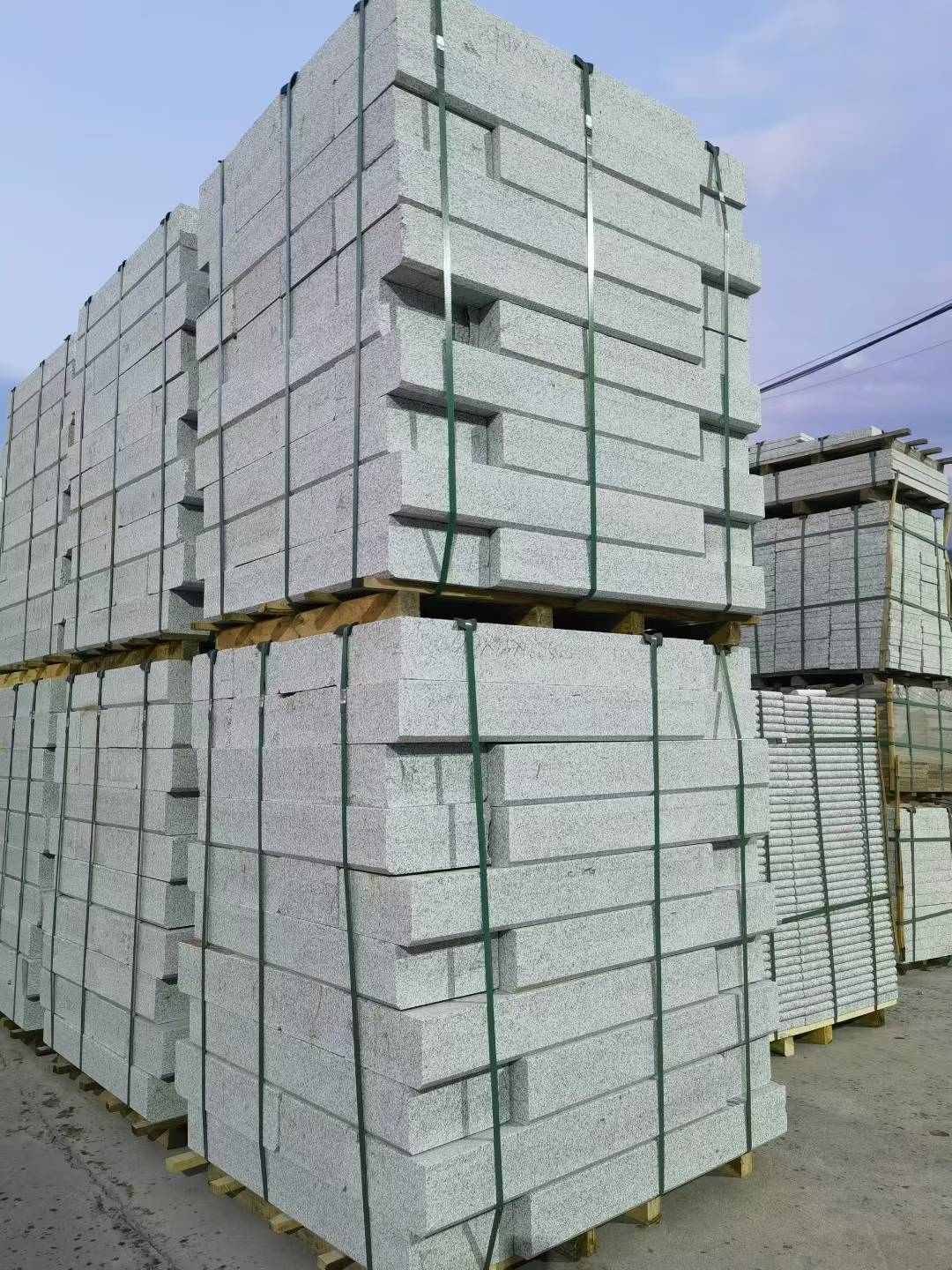 雅安 芝麻白花岗岩路沿石，路缘石，路肩石，道牙，立缘石，马路牙子，街沿石，侧石等