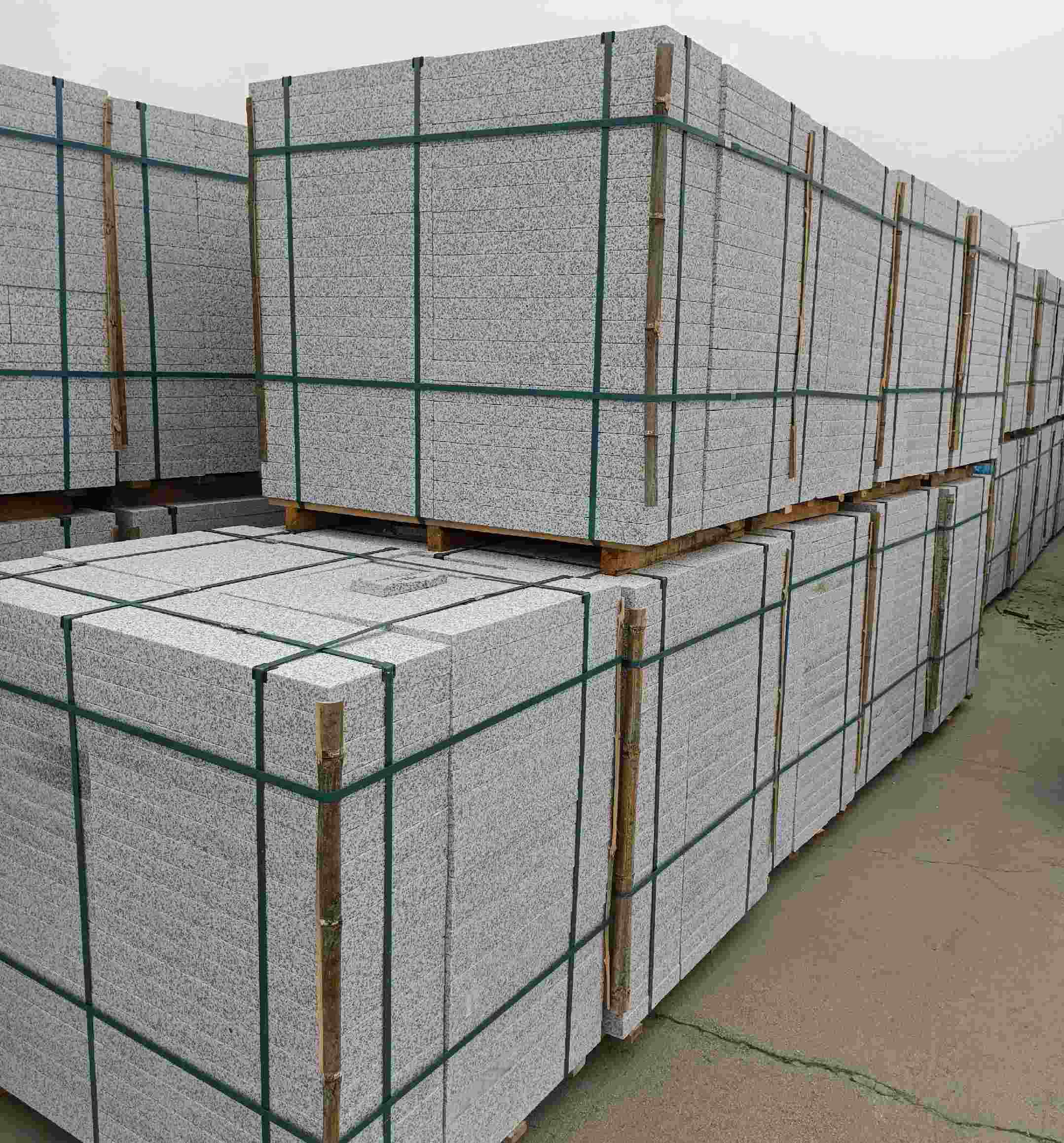 雅安 白麻花岗岩石材荔枝面地铺石（300*600*50）