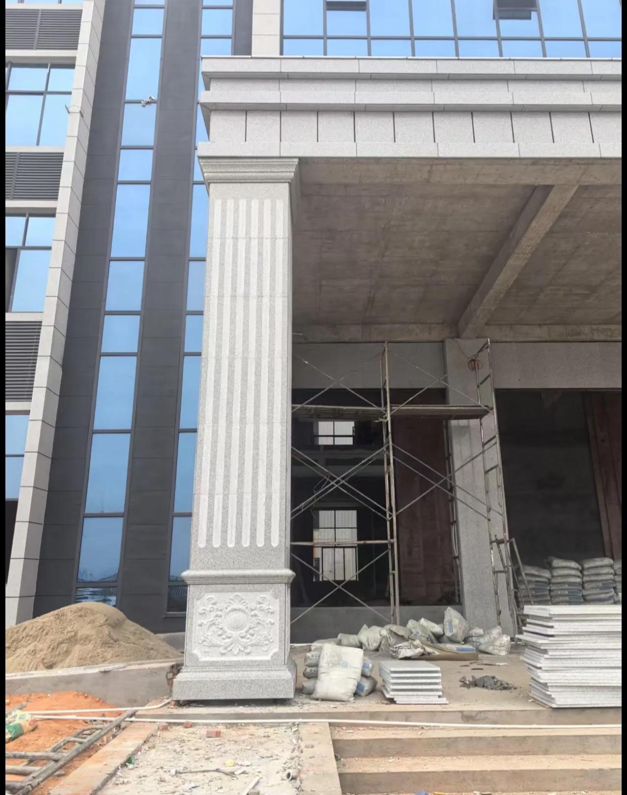 雅安 芝麻白光面花岗岩门楼大柱（罗马柱）配雕花底座