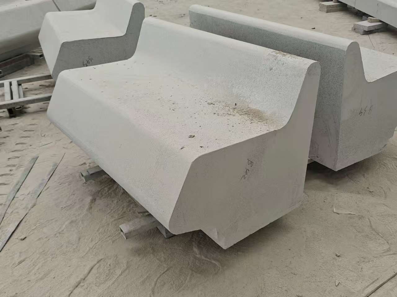 雅安 芝麻白花岗岩异形坐凳，石凳