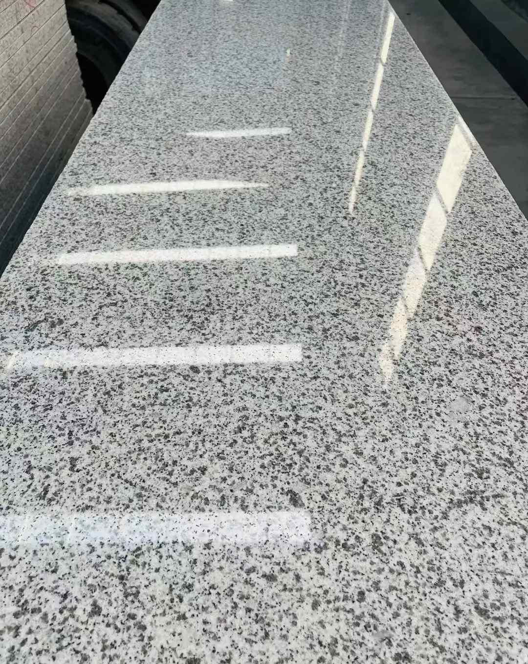 雅安 白麻花岗岩光面毛板