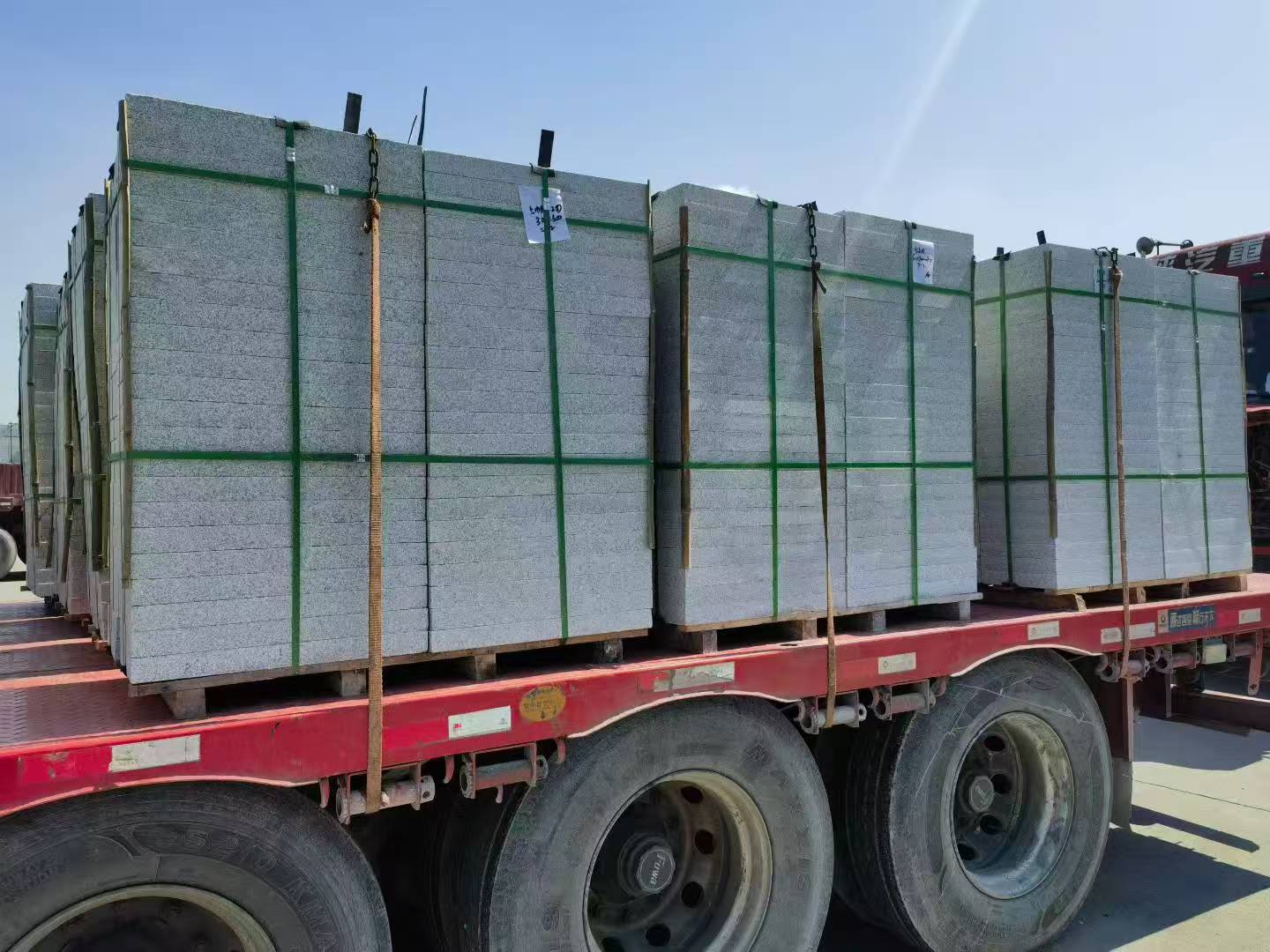 雅安芝麻白花岗岩出货日常地铺石