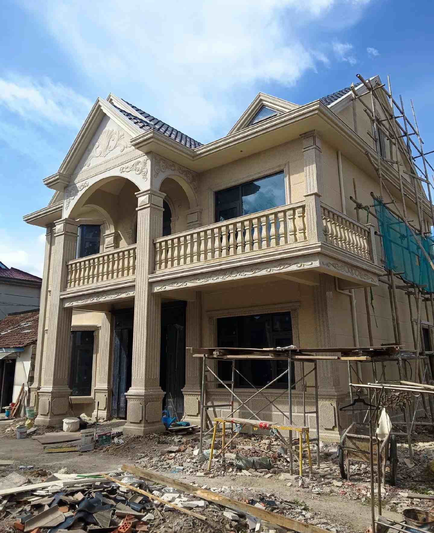 雅安 黄金麻花岗岩石材私人别墅雕花门楼柱阳台栏杆