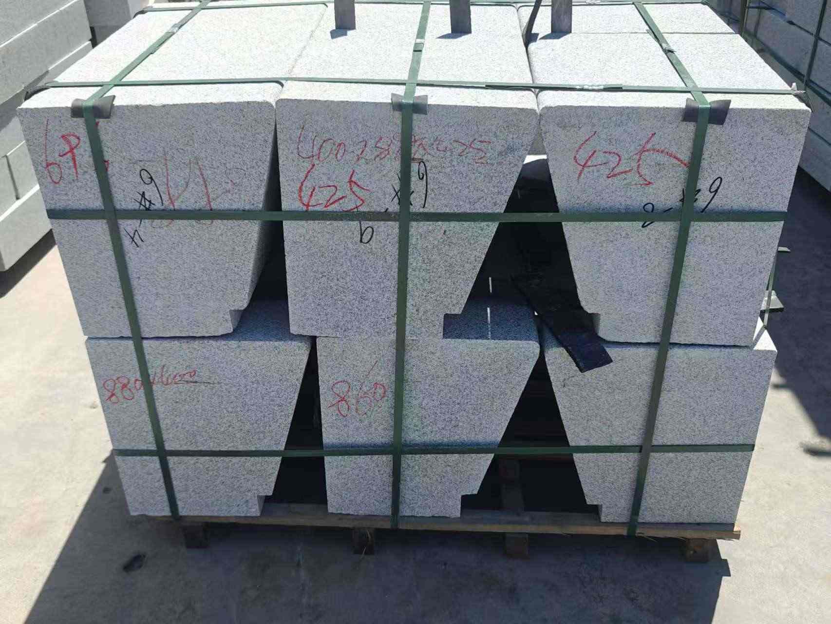 雅安 芝麻白异形坐凳，石凳