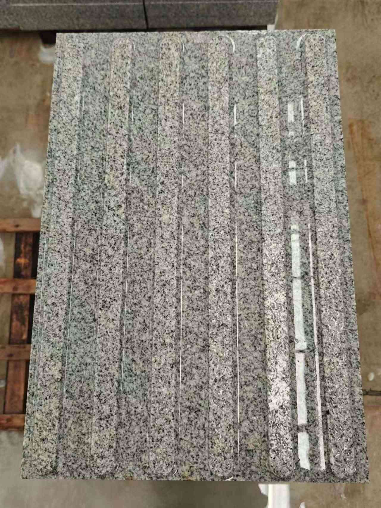 雅安 芝麻白花岗岩荔枝面雕刻盲道，盲条