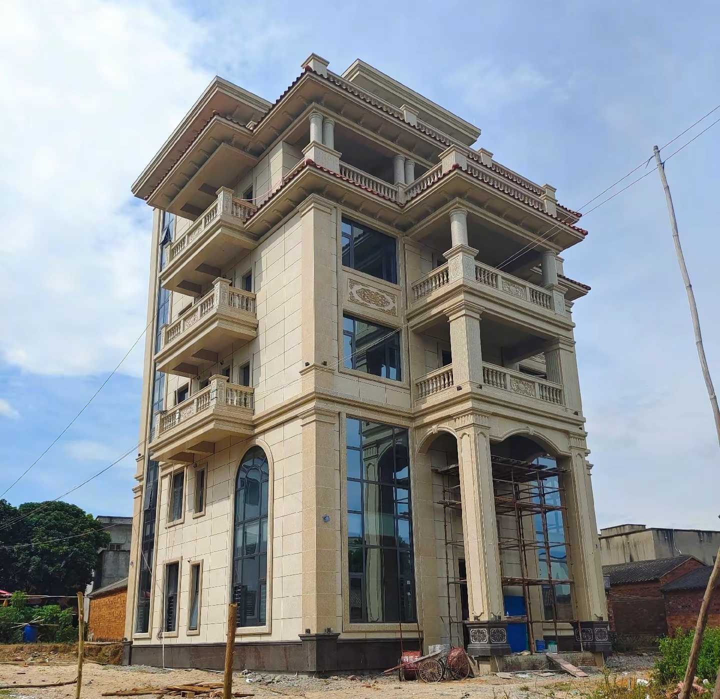 雅安 黄金麻花岗岩石材别墅外墙干挂搭配（雕花栏杆花瓶柱门楼罗马柱）