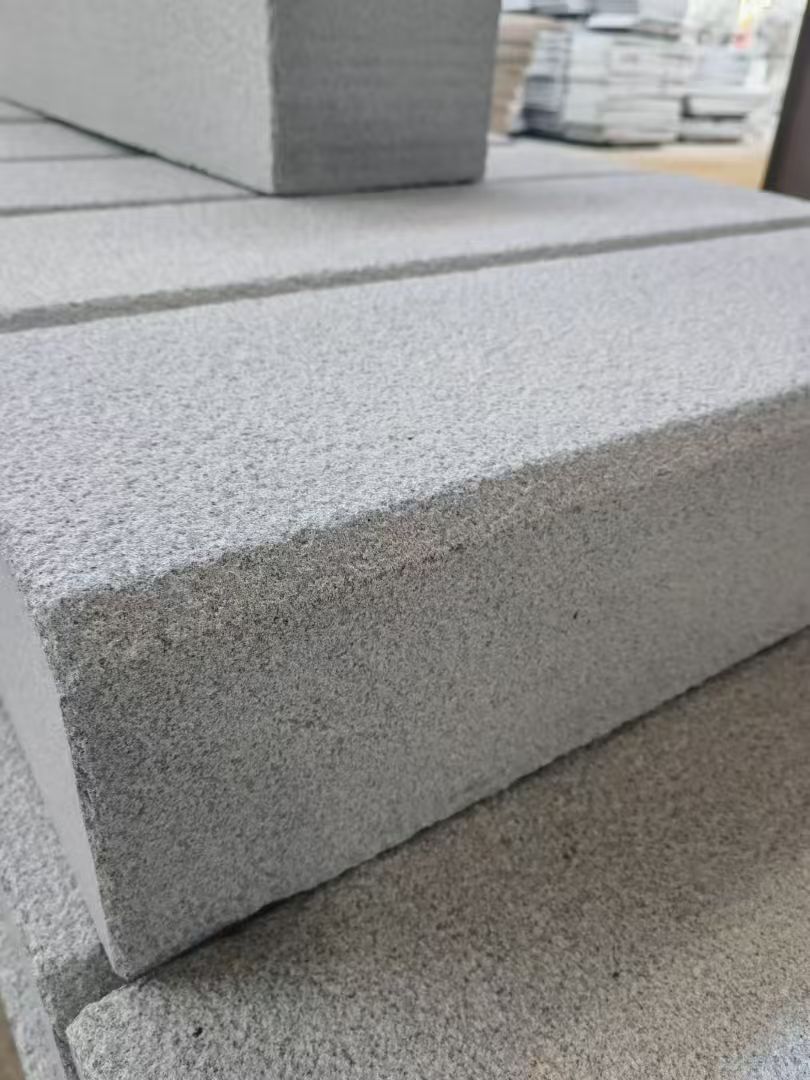 雅安 芝麻灰荔枝面路沿石