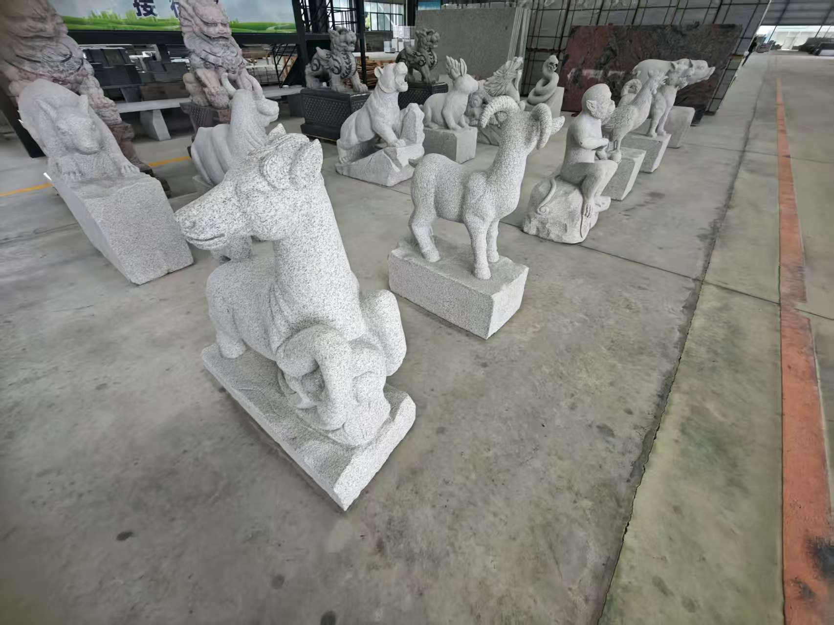 雅安 芝麻白花岗岩造型立体雕刻——十二生肖