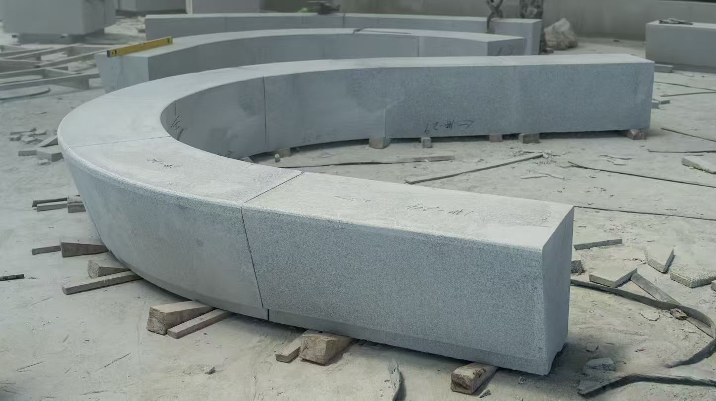 雅安 芝麻白花岗岩光面弧形坐凳